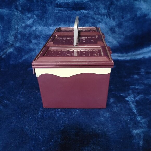 Hershey's S'Mores Box - Picture 7 of 10